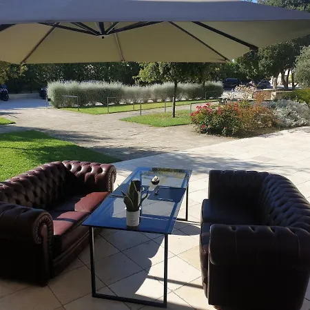 Masseria Santa Lucia *