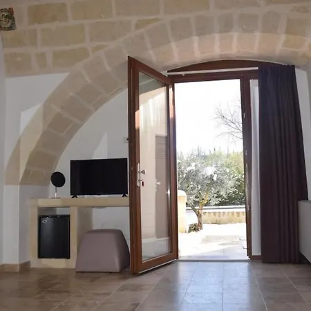 Masseria Santa Lucia *